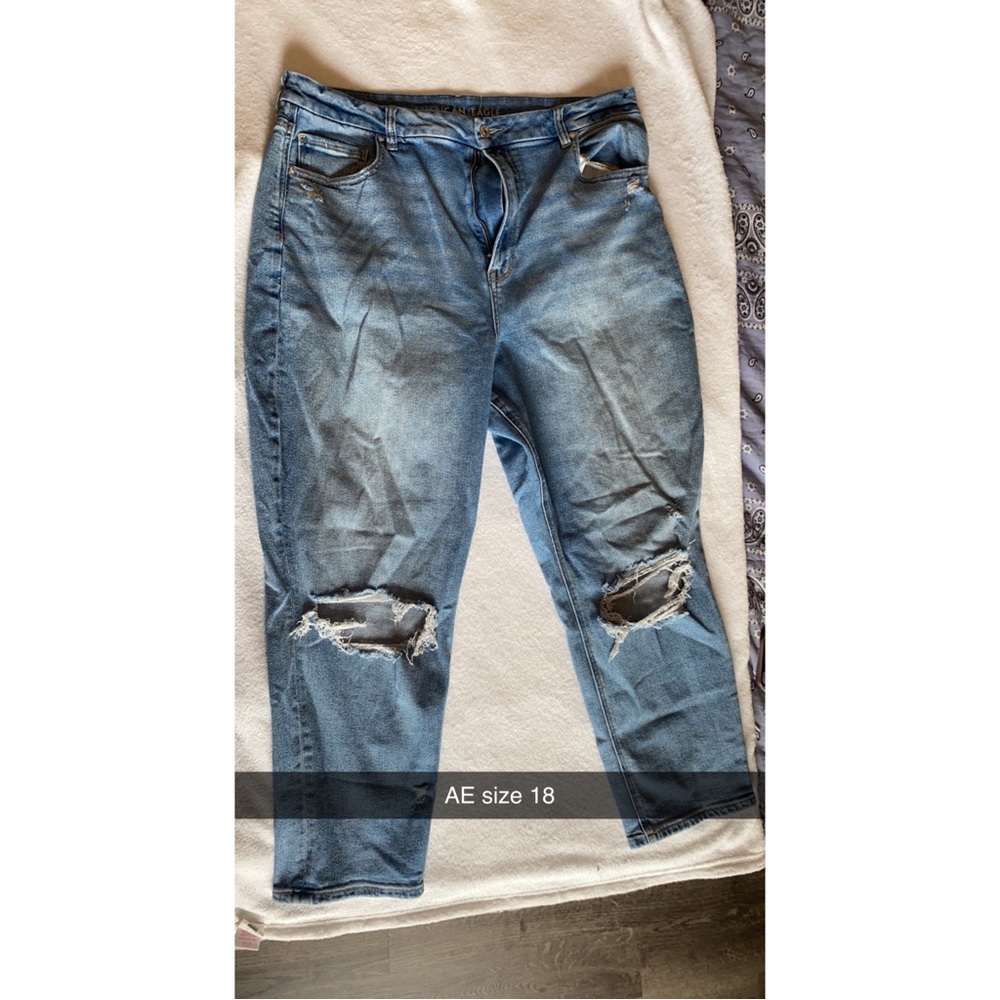 AE mom jean